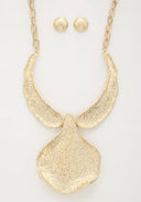 Textured Oversized Metal Necklace
